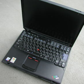 ThinkPad T30。スペック的には実務機としては最高である。